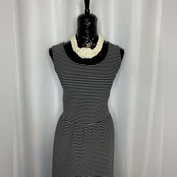 Forever 21 Fit and Flare midi striped dress - Picture 3 of 8